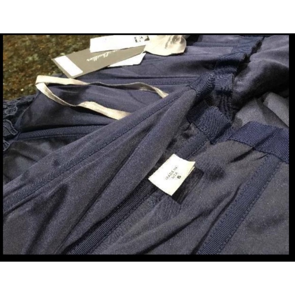 MONIQUE LHUILLIER OFF THE SHOULDER LACE DRESS MRSP: $3995 - Picture 8 of 9